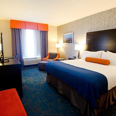 Holiday Inn Express Hotel & Suites Knoxville By Ihg Екстериор снимка