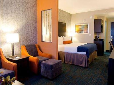 Holiday Inn Express Hotel & Suites Knoxville By Ihg Екстериор снимка