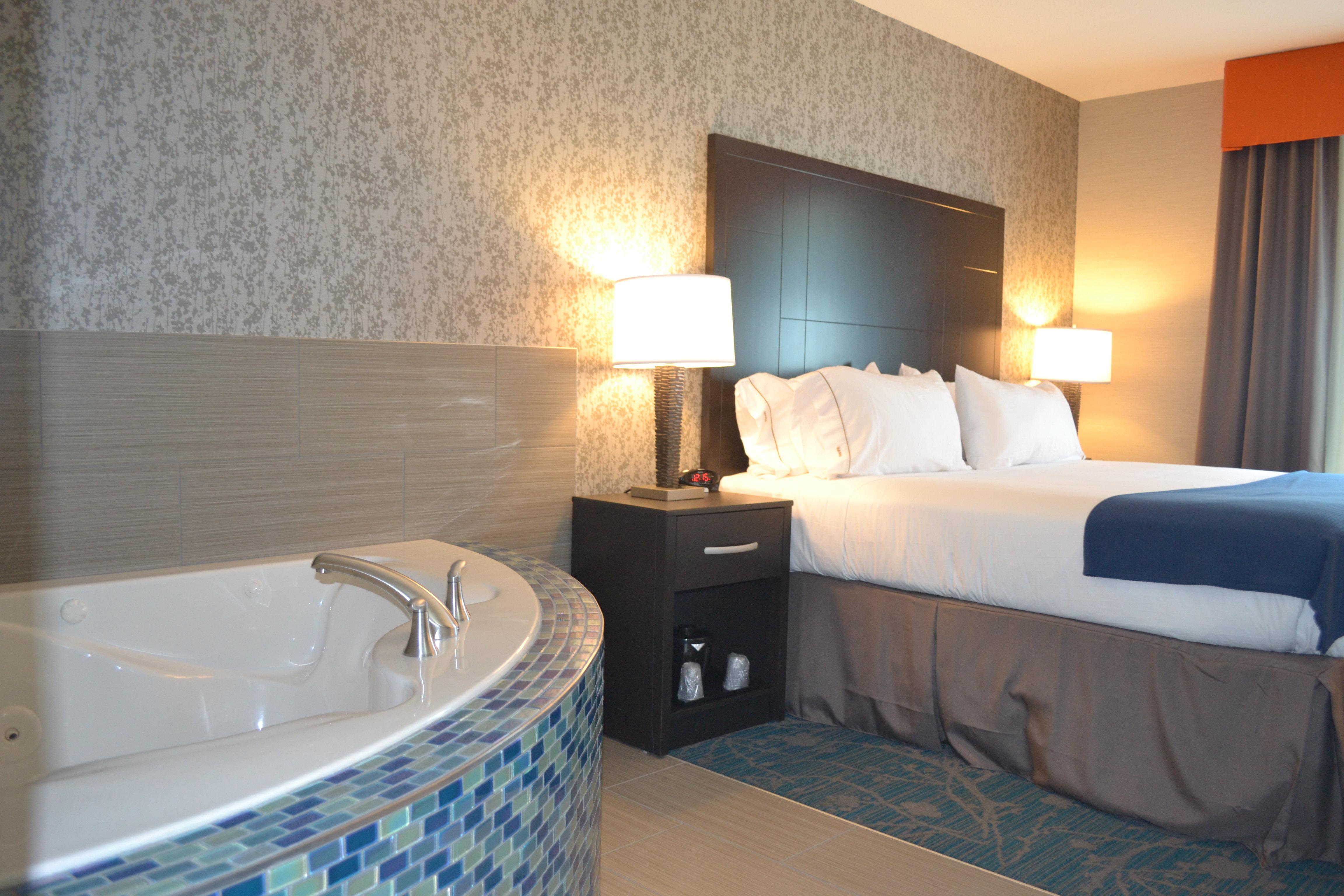 Holiday Inn Express Hotel & Suites Knoxville By Ihg Екстериор снимка