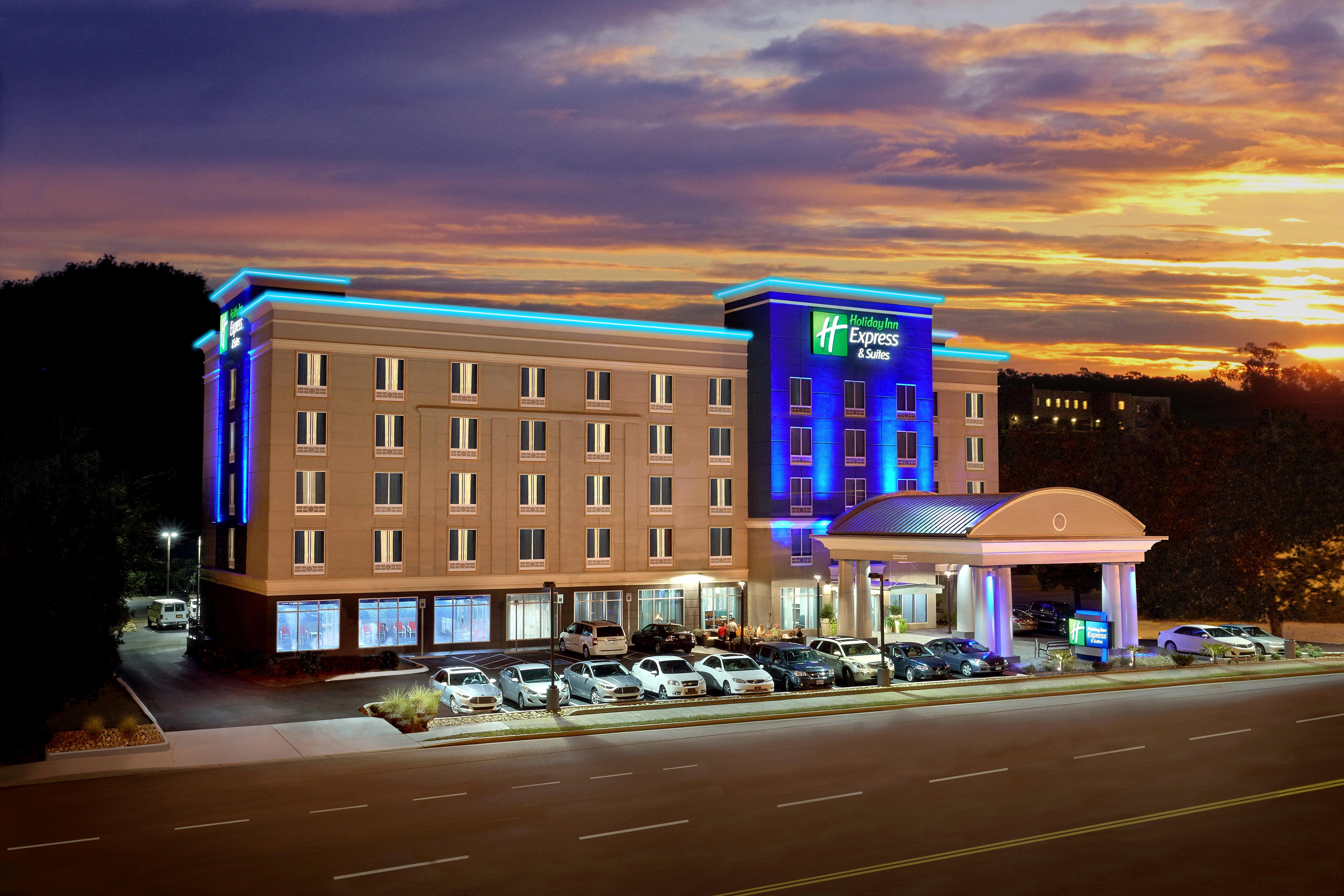 Holiday Inn Express Hotel & Suites Knoxville By Ihg Екстериор снимка